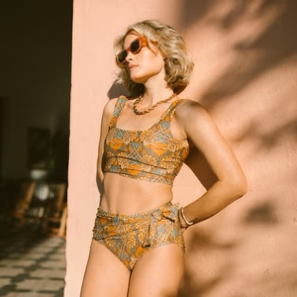 Albion fit golden hour Olivia top